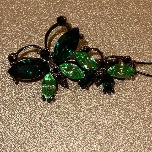 Green gemstone Butterfly Hair Grip - Picture 5 of 16
